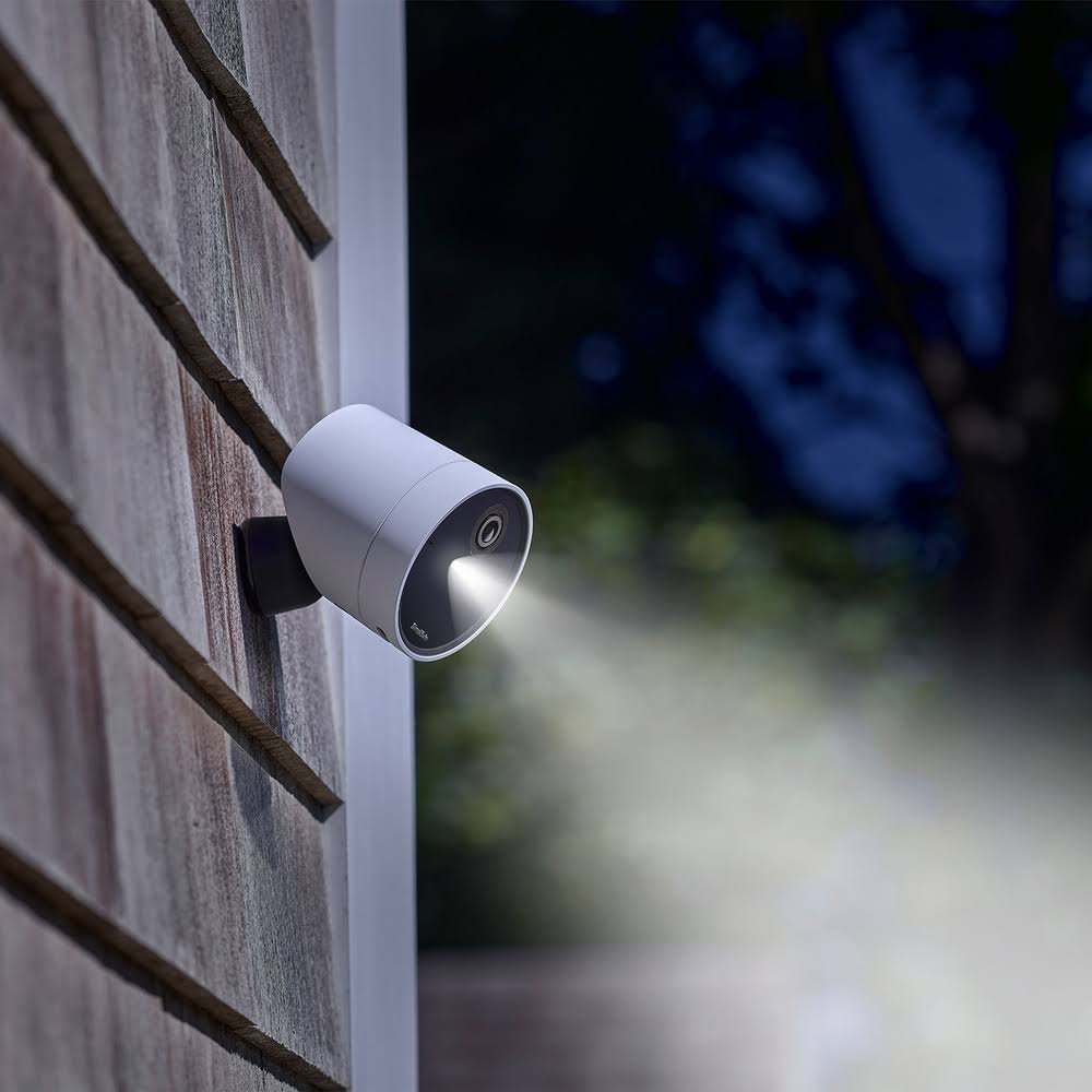 Wireless Outdoor Security Camera White K7570