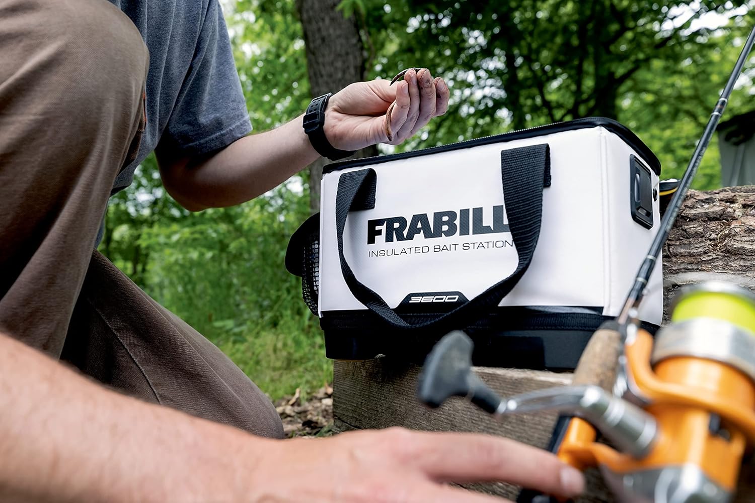 White 8 QT Bait Station I2129
