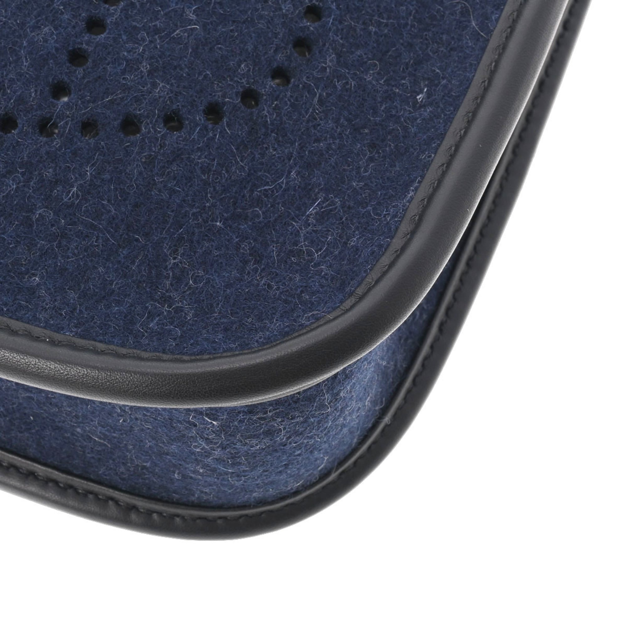 Pre-Owned Navy Felt Shoulder Bag C100801