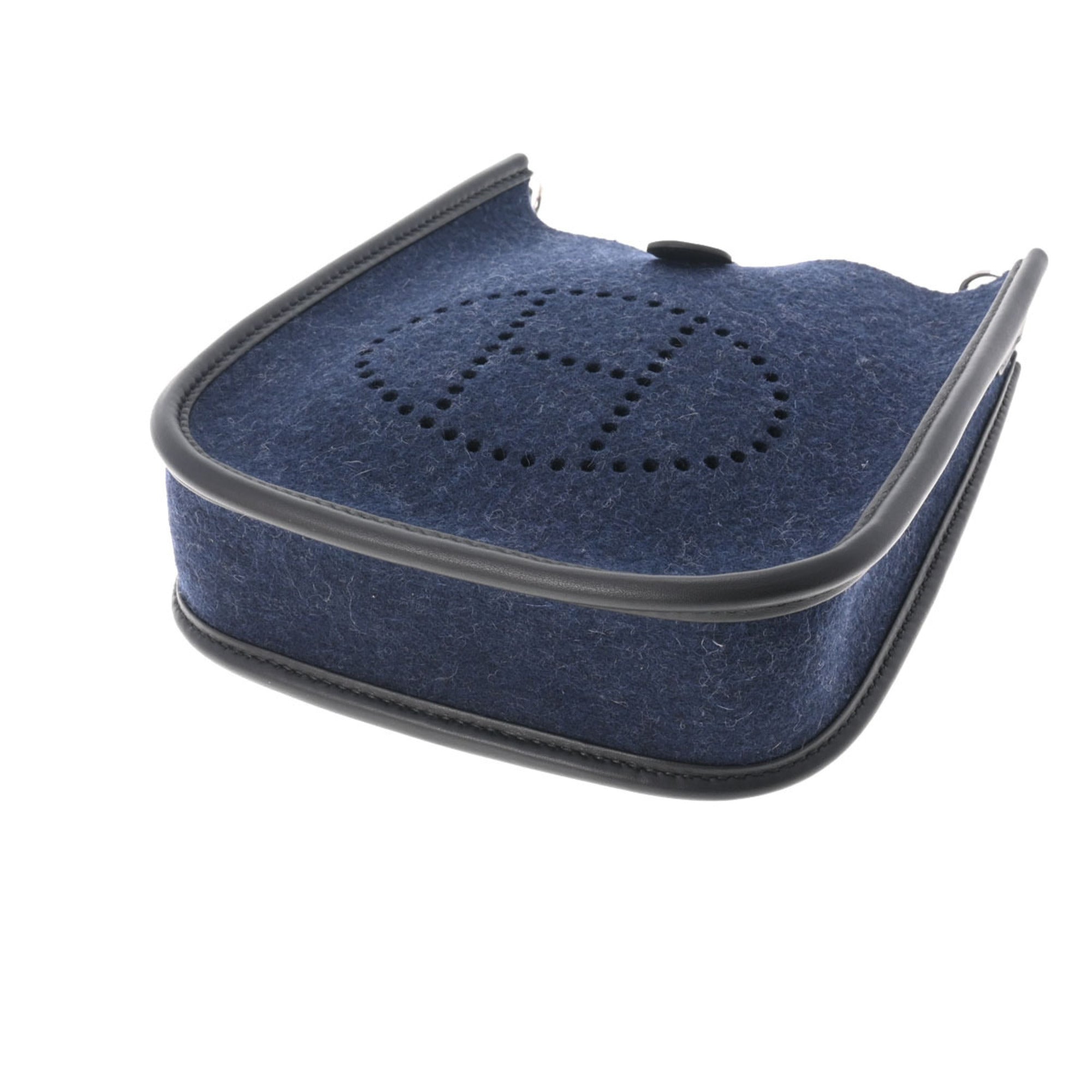 Pre-Owned Navy Felt Shoulder Bag C100801