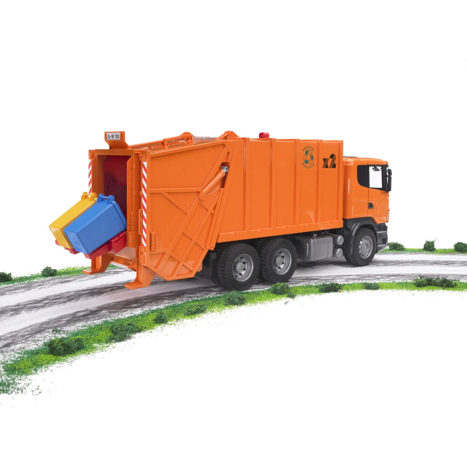 Orange Garbage Truck D29218