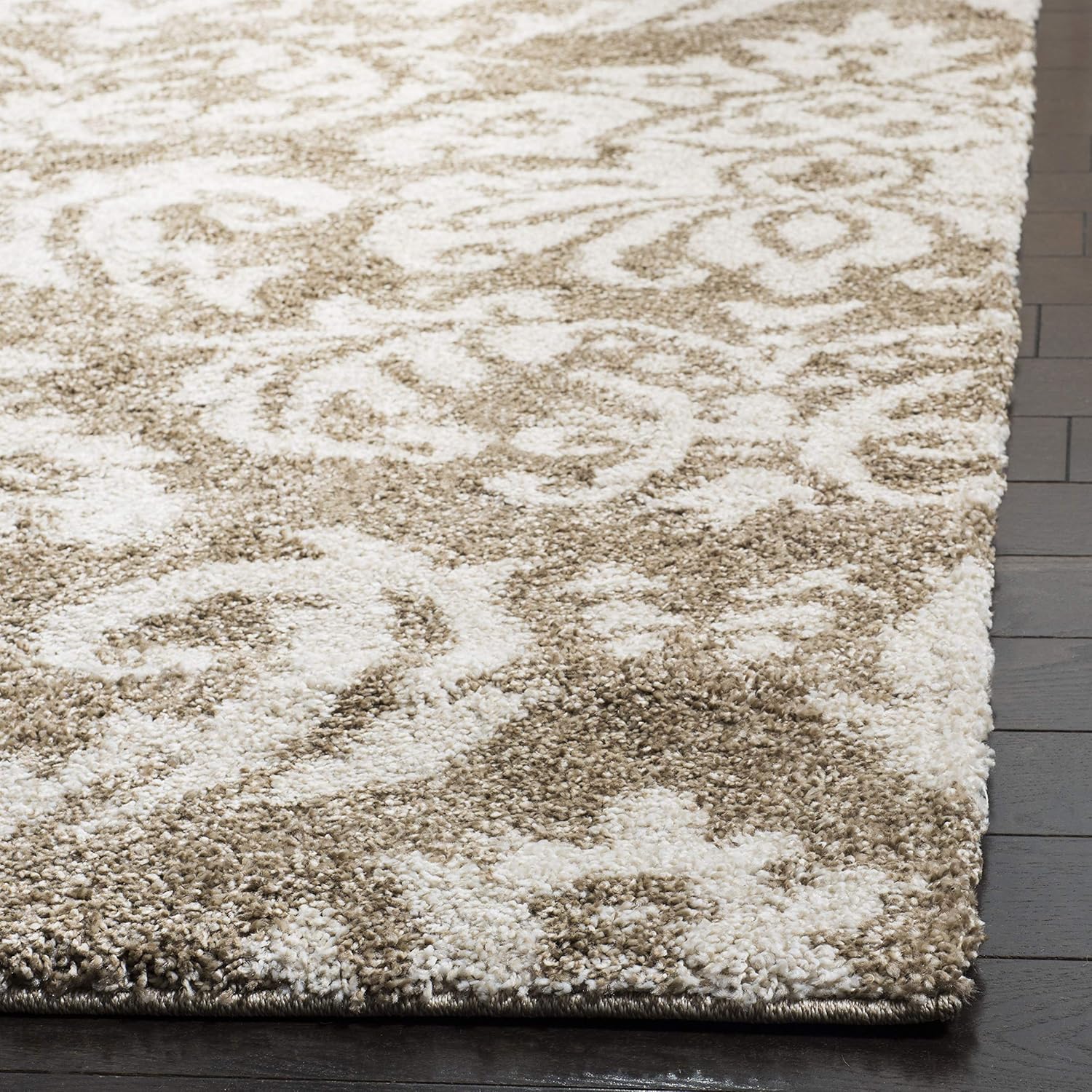 Beige & Cream 6' x 9' Area Rug B58636
