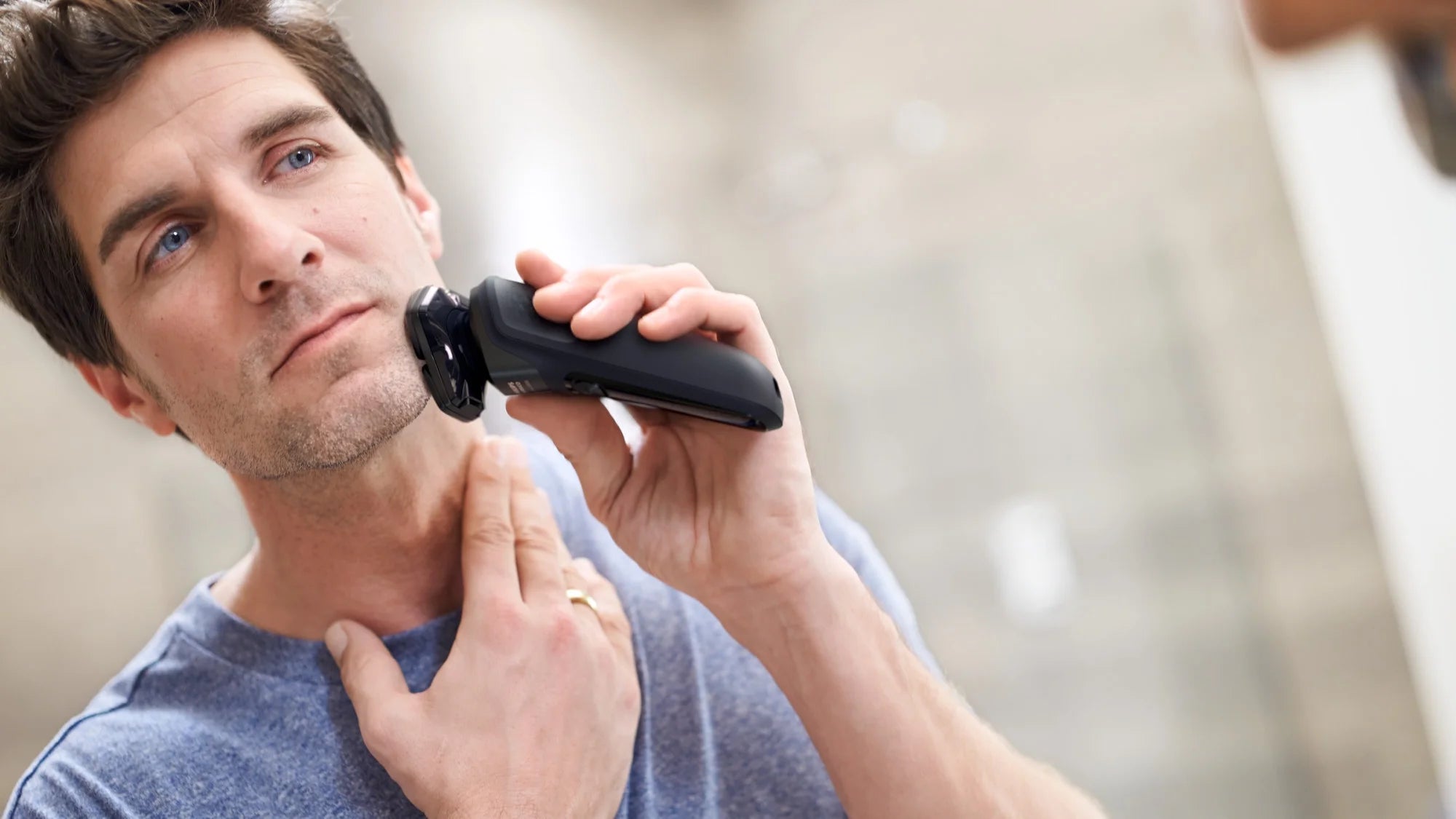 Rechargeable Wet & Dry Shaver with Pop-Up Trimmer P89705