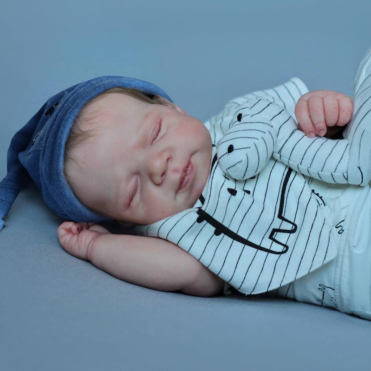 18-Inch Reborn Baby Doll with Soft Cloth Body O501