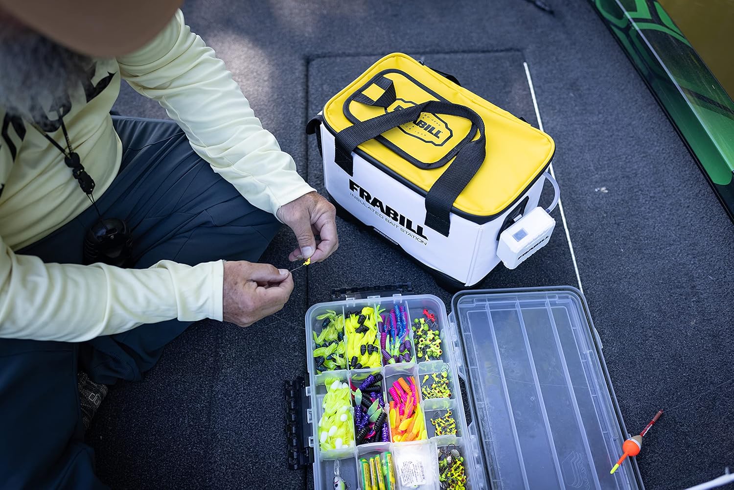 White 8 QT Bait Station I2129