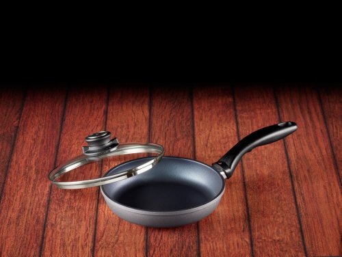 8 Inch Nonstick Diamond Coated Aluminum Frying Pan with Lid D672431
