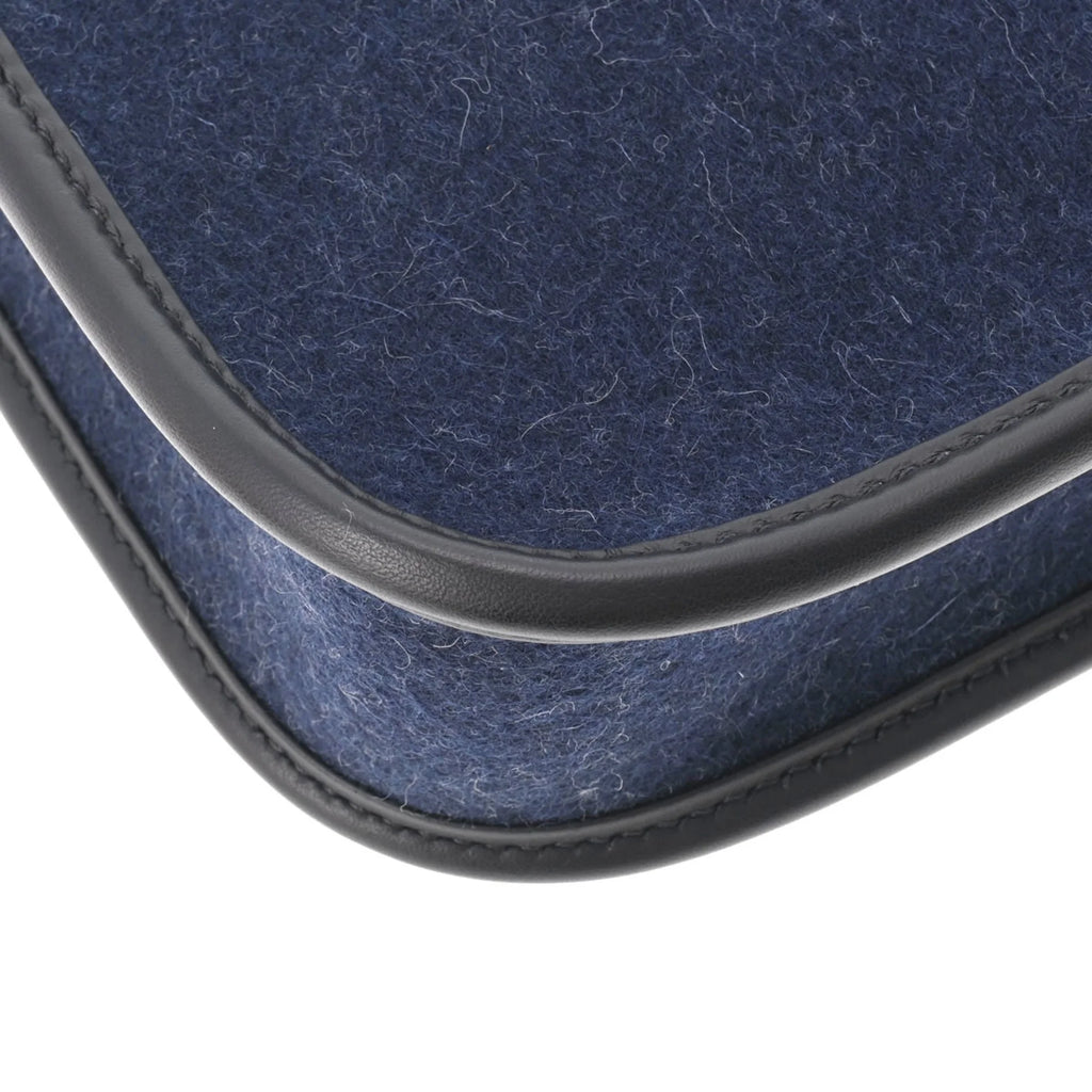 Pre-Owned Navy Felt Shoulder Bag C100801