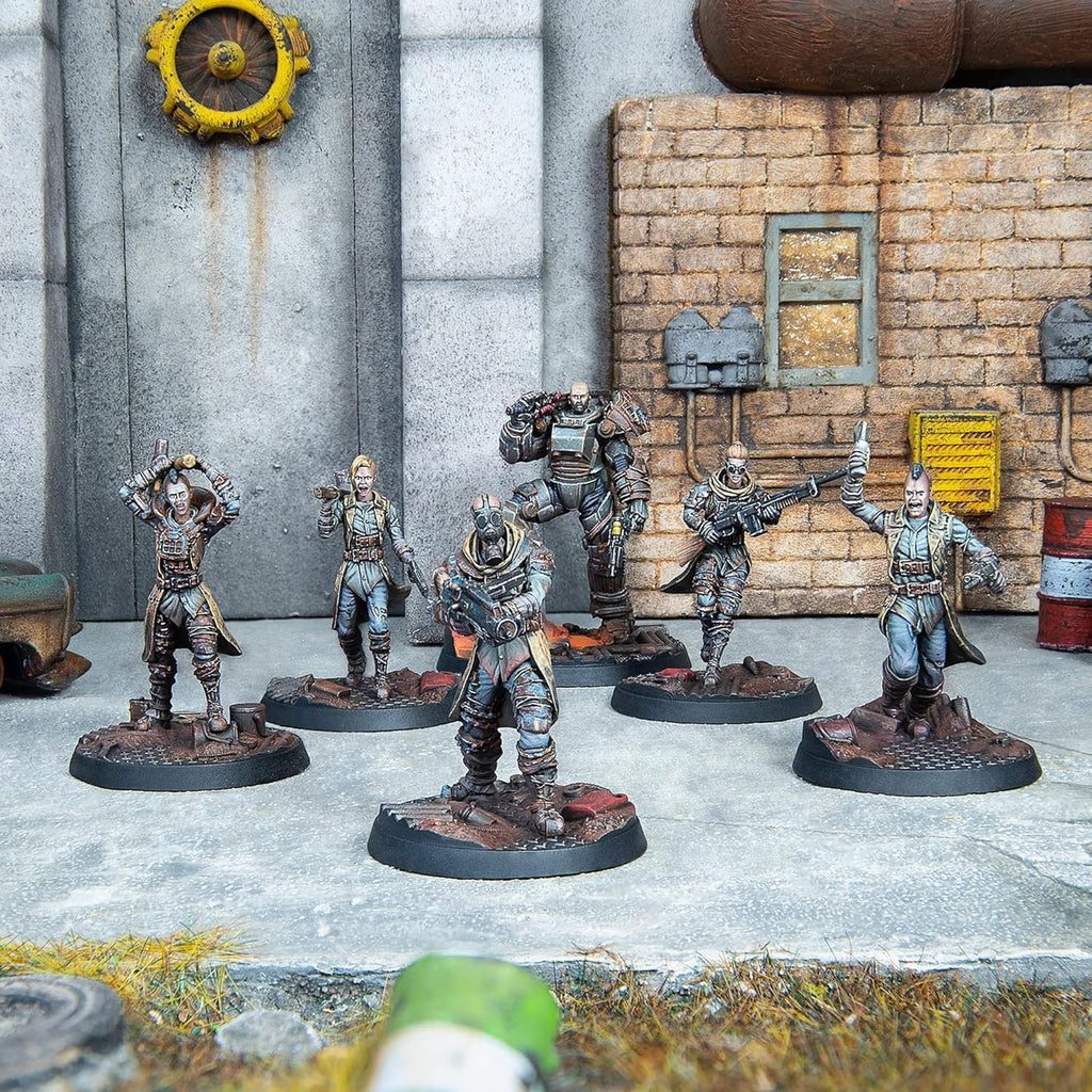 6 Unpainted Resin Miniatures with Scenic Bases N42782