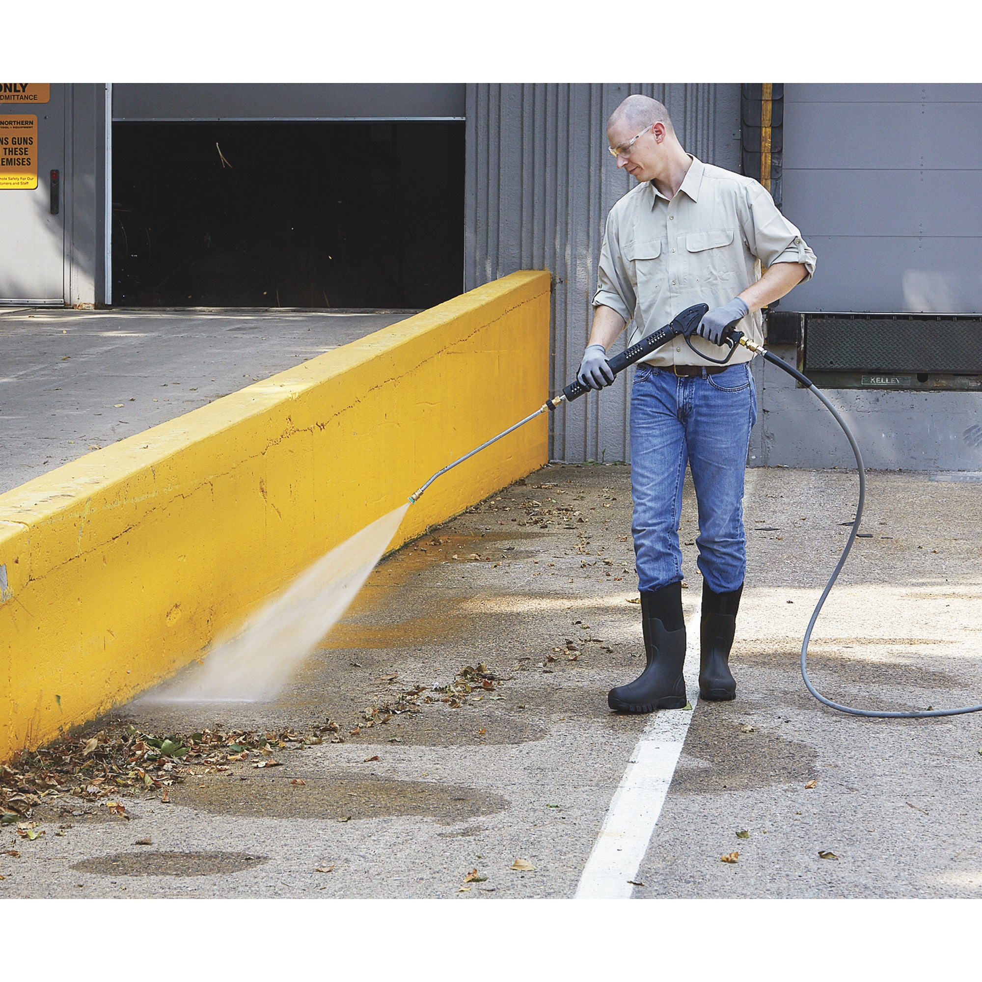4000 PSI 4 GPM 115 Volts Electric Wet Steam Cleaner and Hot Water Pressure Washer Y5955