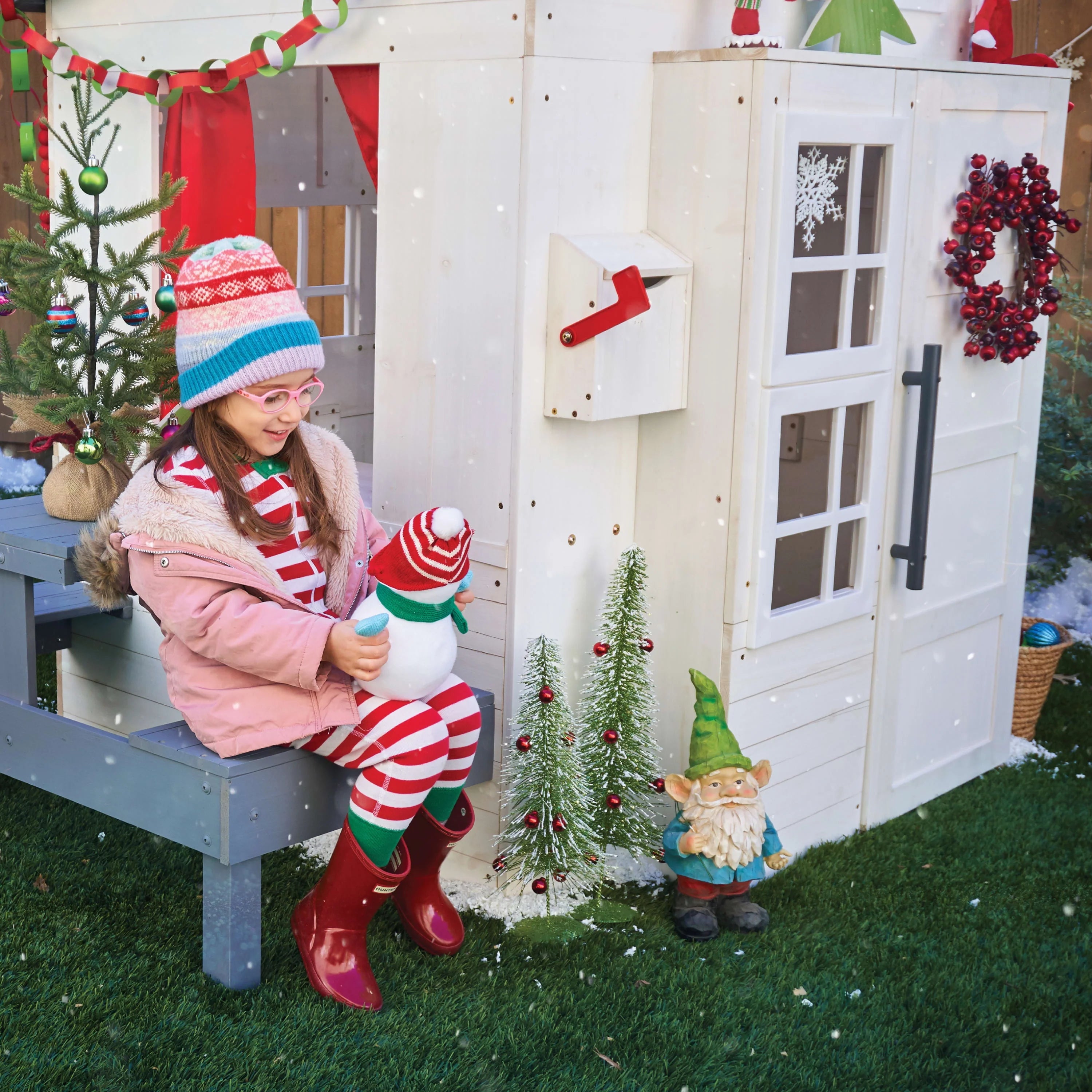 White Wooden Playhouse with Picnic Table, Mailbox & Outdoor Grill R190105