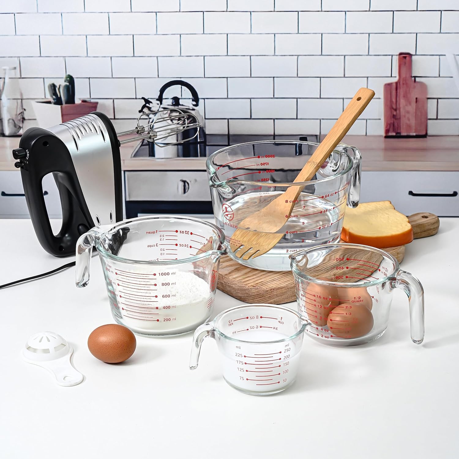 Set of 4 Glass Measuring Cups R946